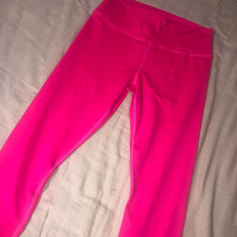 NWT High waist Fabletics Capri leggings